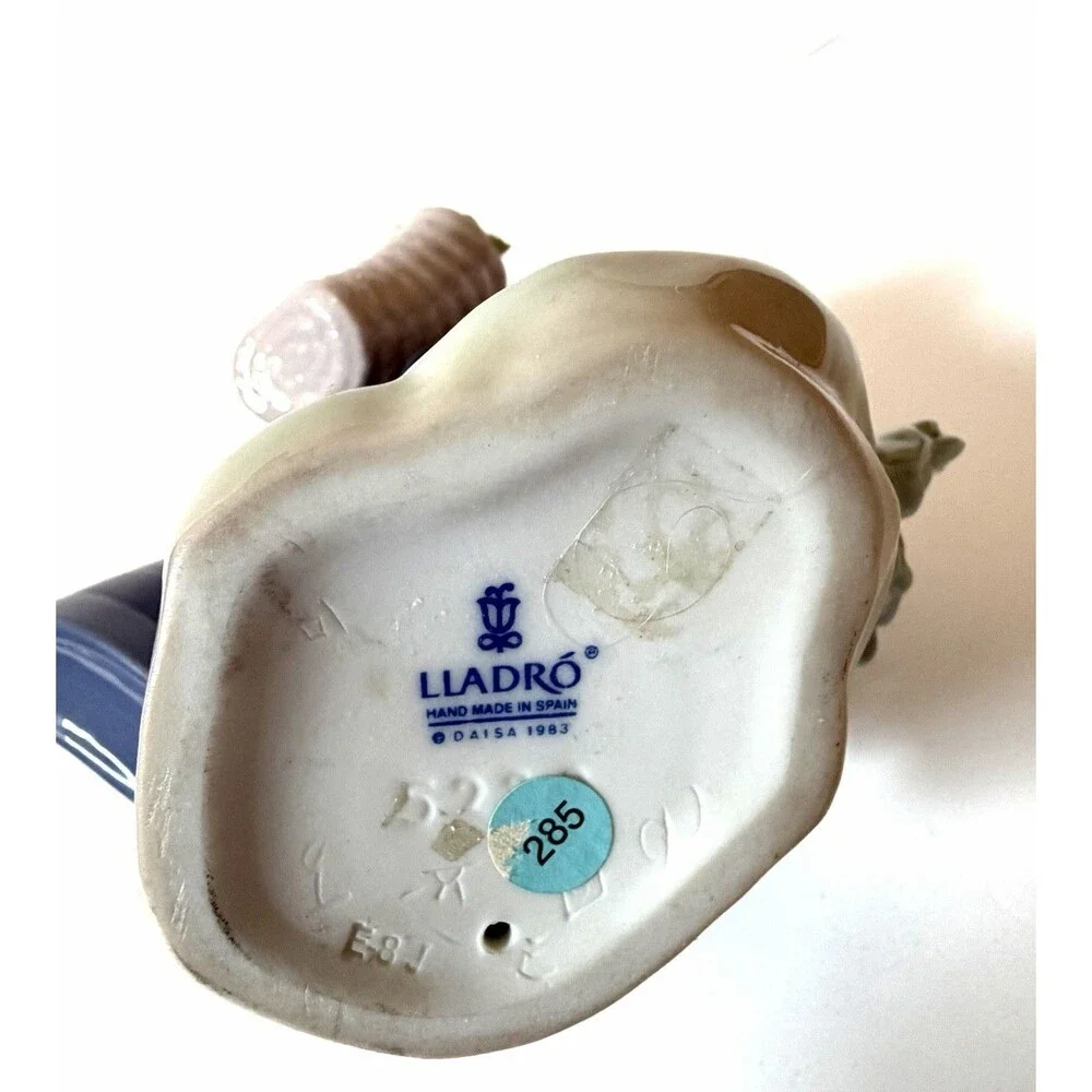 Lladro Girl With Flowers Basket Figurine Porcelain Spain Blue Dress Bonnet 1983